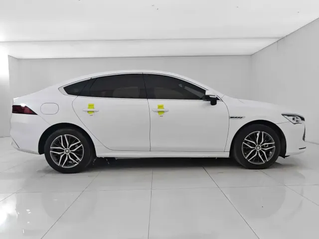 BYD Qin PLUS — Фото автомобиля 8