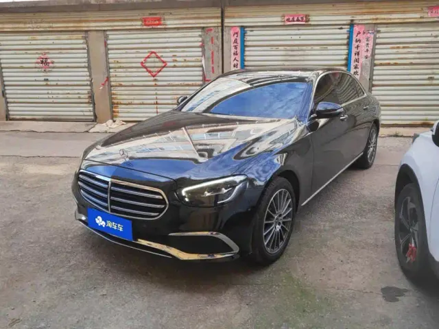 Фотография автомобиля — Mercedes-Benz E-Class