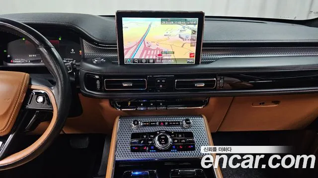 Lincoln Aviator — Фото автомобиля 13