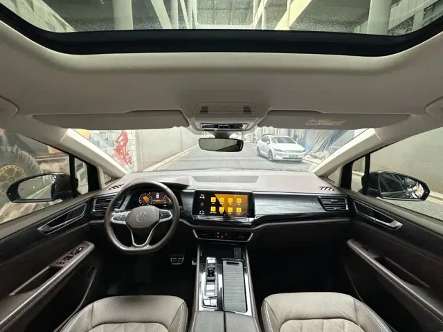 Volkswagen Viloran 2023 Facelift 380TSI Premium Edition — Фото автомобиля 11