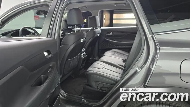 Hyundai Santafe — Фото автомобиля 11