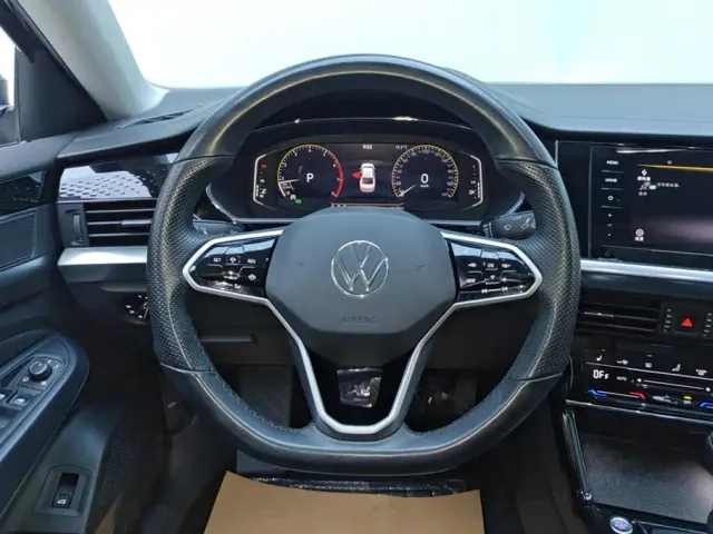 Volkswagen Passat — Фото автомобиля 15