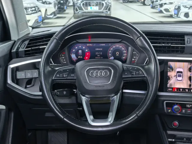 Audi Q3 — Фото автомобиля 12