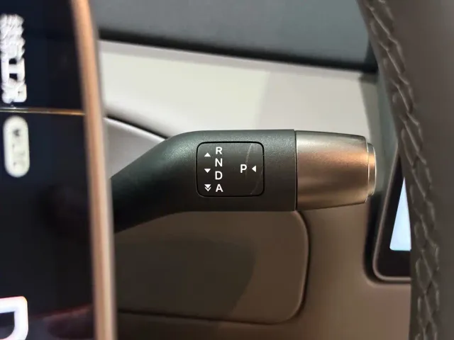 Li Auto MEGA — Фото автомобиля 6
