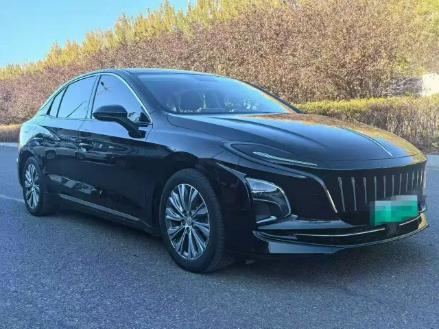 Hongqi E-QM5 — Фото автомобиля 2