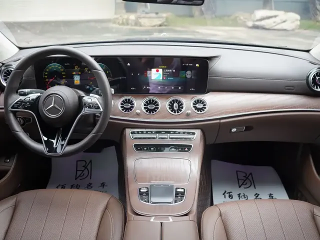 Mercedes-Benz E-Class — Фото автомобиля 16