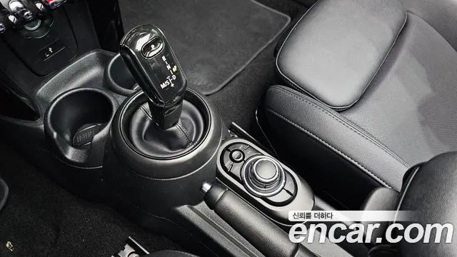 Mini Cooper Convertible — Фото автомобиля 9