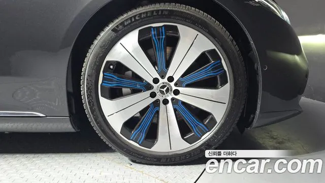 Mercedes-Benz EQS — Фото автомобиля 21