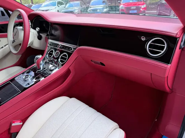 Bentley Continental — Фото автомобиля 10