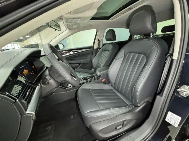 Volkswagen Passat — Фото автомобиля 7