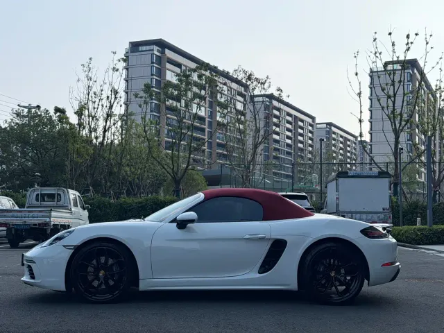 Porsche 718 — Фото автомобиля 3