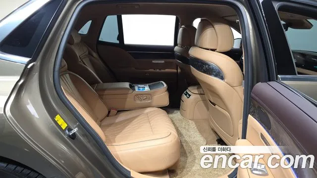 Genesis G90 Бензин 3.5 турбо AWD — Фото автомобиля 10