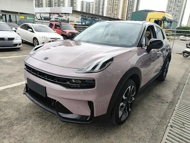 Фотография автомобиля — Lynk & Co 06