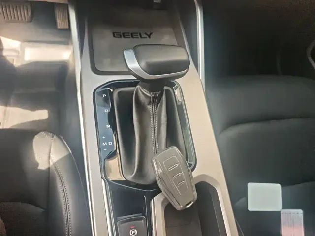 Geely Emgrand — Фото автомобиля 15