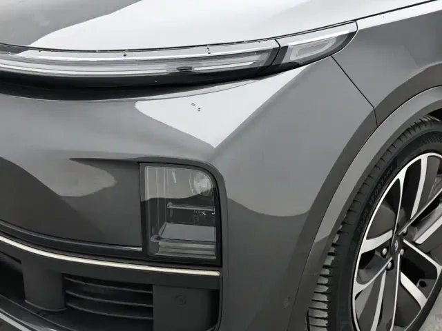 Li Auto L8 — Фото автомобиля 17