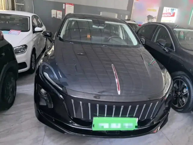 Hongqi E-QM5 — Фото автомобиля 2