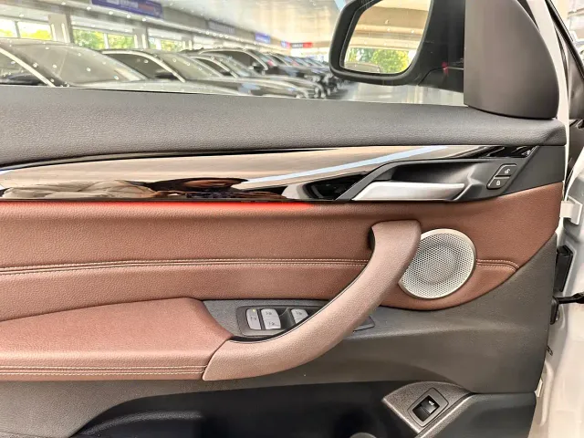 BMW X1 — Фото автомобиля 12