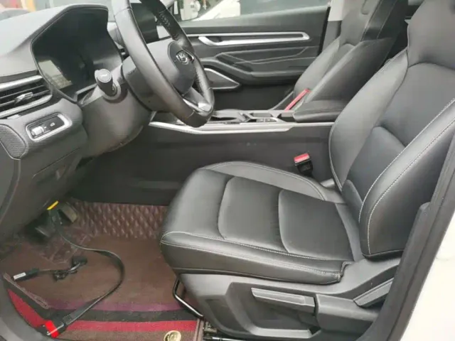 Geely Emgrand — Фото автомобиля 14