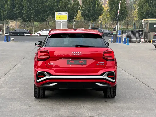 Audi Q2L — Фото автомобиля 6
