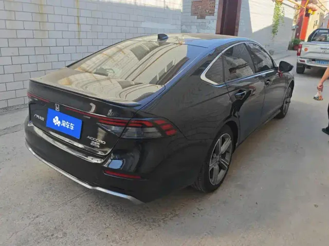 Honda Accord — Фото автомобиля 3