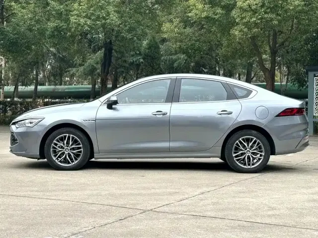 BYD Qin PLUS — Фото автомобиля 4