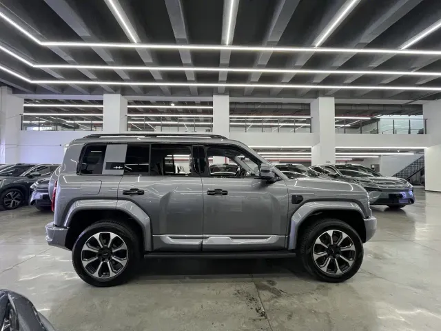 BYD FangChengBao Leopard 5 — Фото автомобиля 4