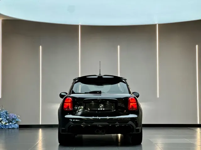 MINI Hatch — Фото автомобиля 9