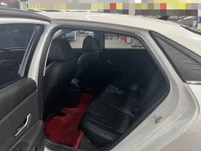 Hyundai Elantra — Фото автомобиля 8