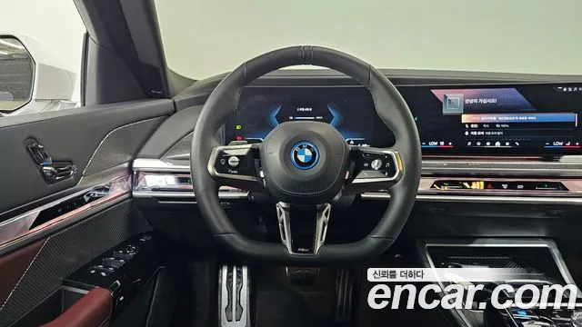 BMW i7 — Фото автомобиля 10