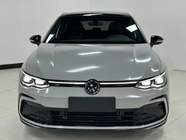 Volkswagen Golf — Фото автомобиля 2