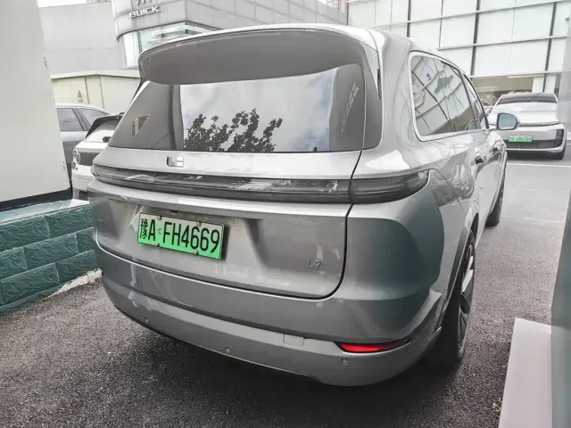 Li Auto L9 — Фото автомобиля 4