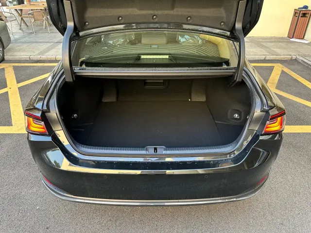 Lexus ES — Фото автомобиля 21