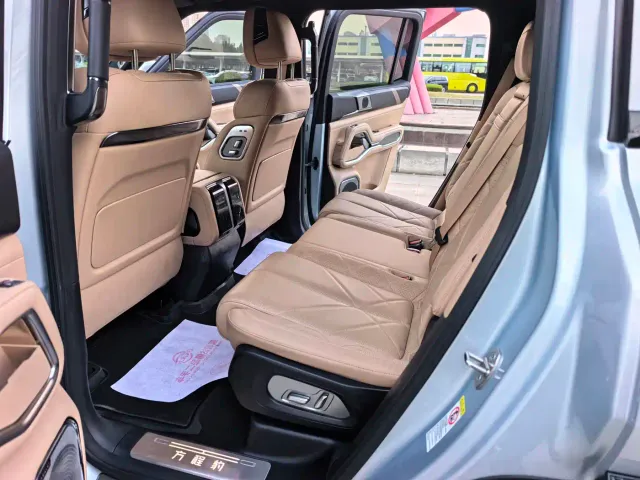 BYD FangChengBao Leopard 8 — Фото автомобиля 9