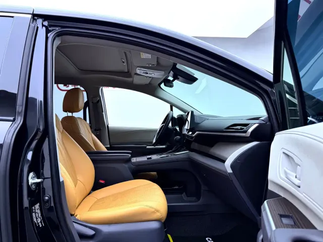 Toyota Sienna — Фото автомобиля 15