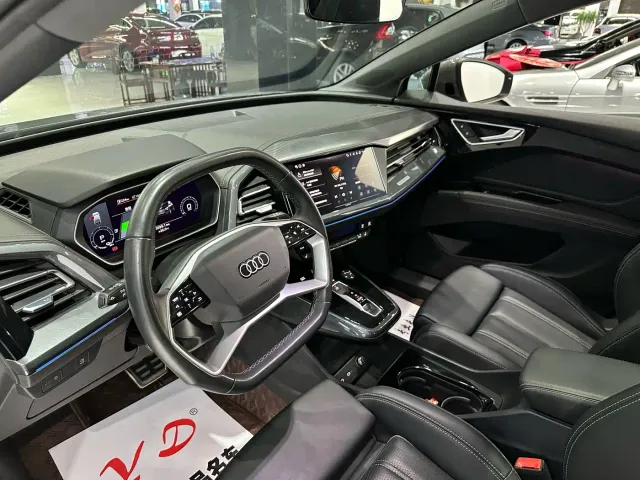 Audi Q4 e-tron — Фото автомобиля 5