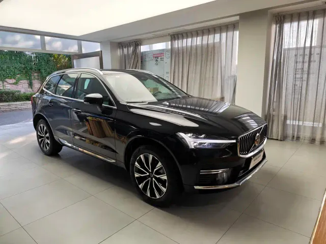 Volvo XC60 — Фото автомобиля 3