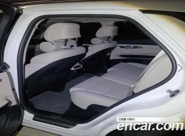 Genesis GV70 — Фото автомобиля 14
