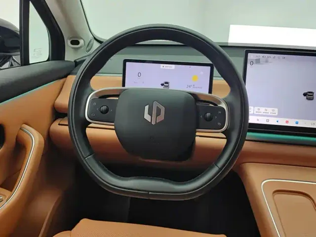 Leapmotor C10 — Фото автомобиля 15