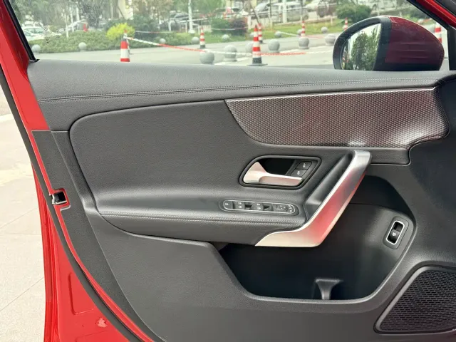 Mercedes-Benz A-Class — Фото автомобиля 19