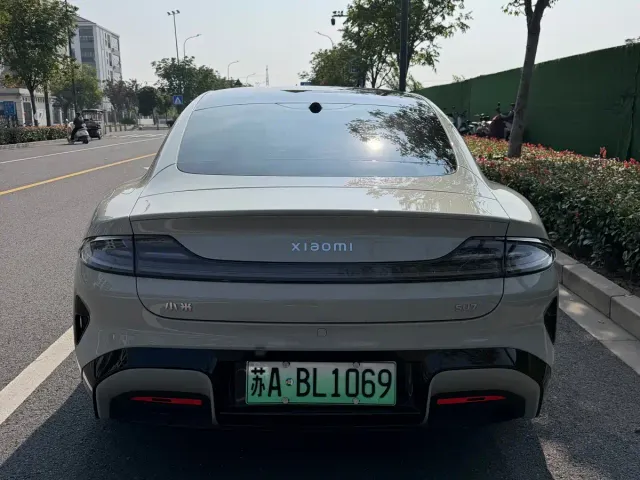 Xiaomi SU7 — Фото автомобиля 5