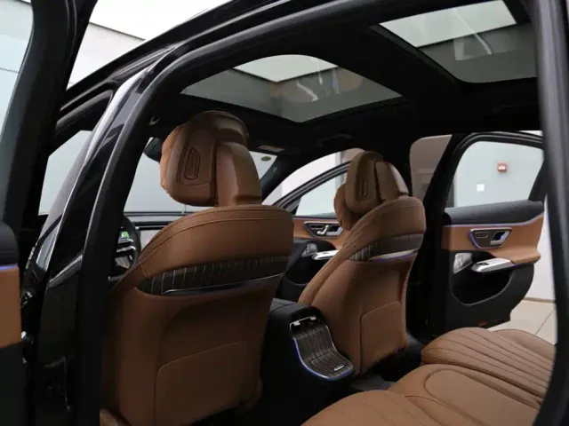 Mercedes-Benz E-Class — Фото автомобиля 21