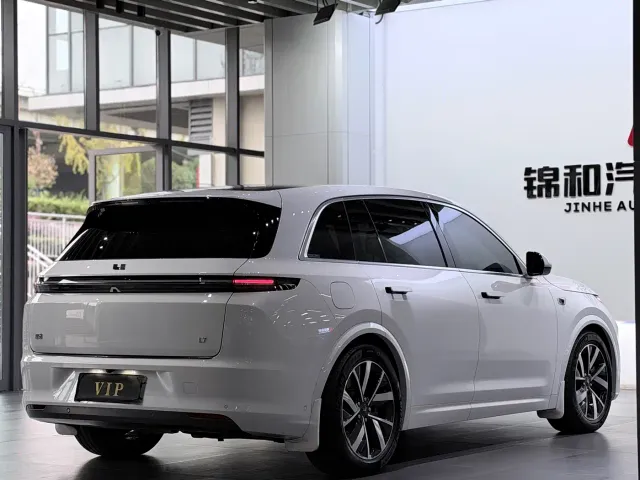 Li Auto L7 — Фото автомобиля 4