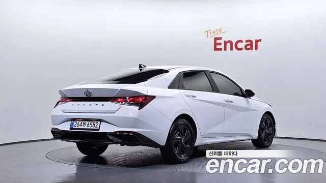 Hyundai Avante CN7 — Фото автомобиля 2