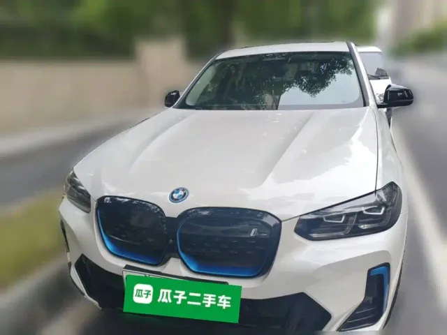 BMW iX3 — Фото автомобиля 23