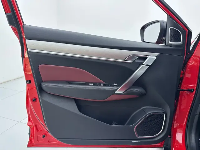 Geely Binyue — Фото автомобиля 15