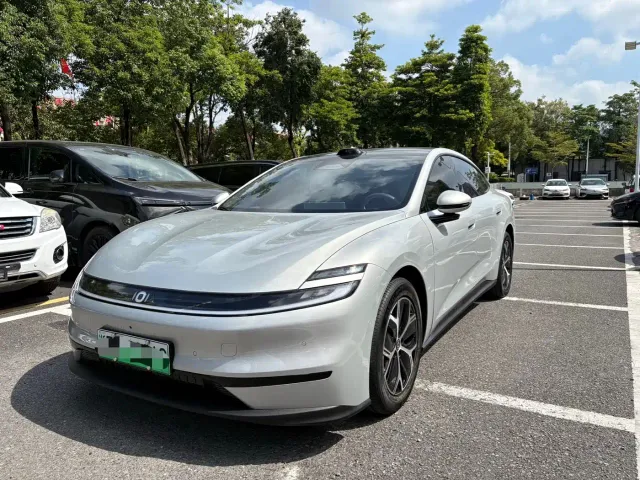 Changan Qiyuan A06 — Фото автомобиля 2