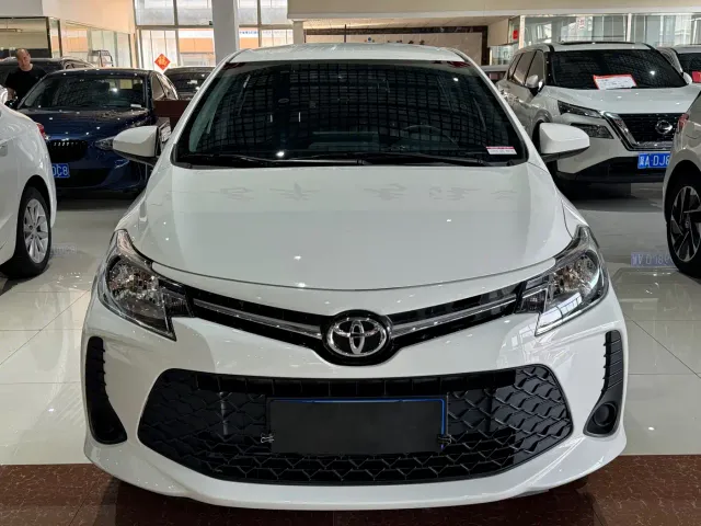 Toyota Vios FS — Фото автомобиля 2