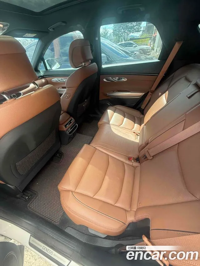 Genesis GV70 — Фото автомобиля 17