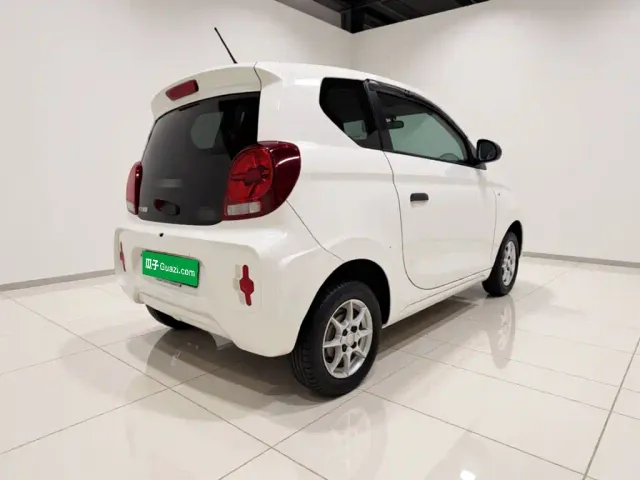 Roewe Clever — Фото автомобиля 4