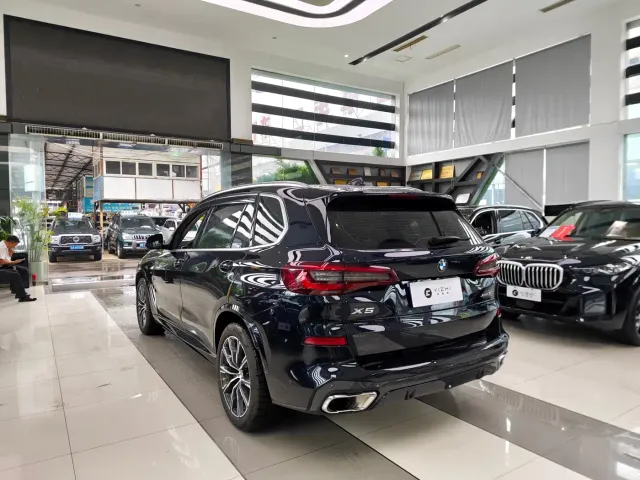 BMW X5 — Фото автомобиля 4